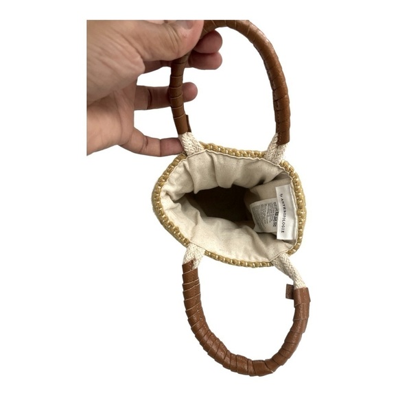 Anthropologie Sophia Wool
Wine Caddy - Picture 8 of 12